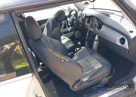 2006 Mini Cooper из США, поврежденный, VIN WMWRC33506TK71474